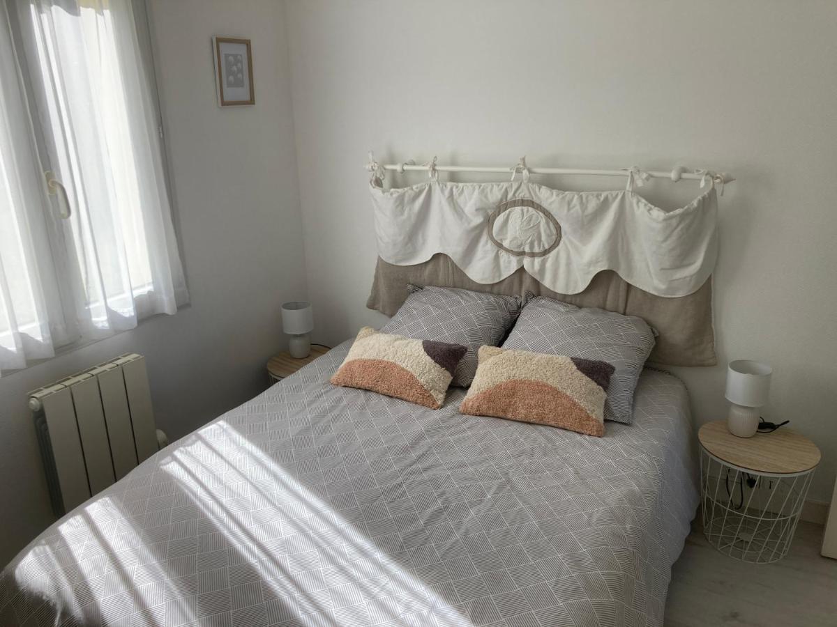 Maison Familiale Dans Une Rue Paisible Gouville-sur-Mer Extérieur photo